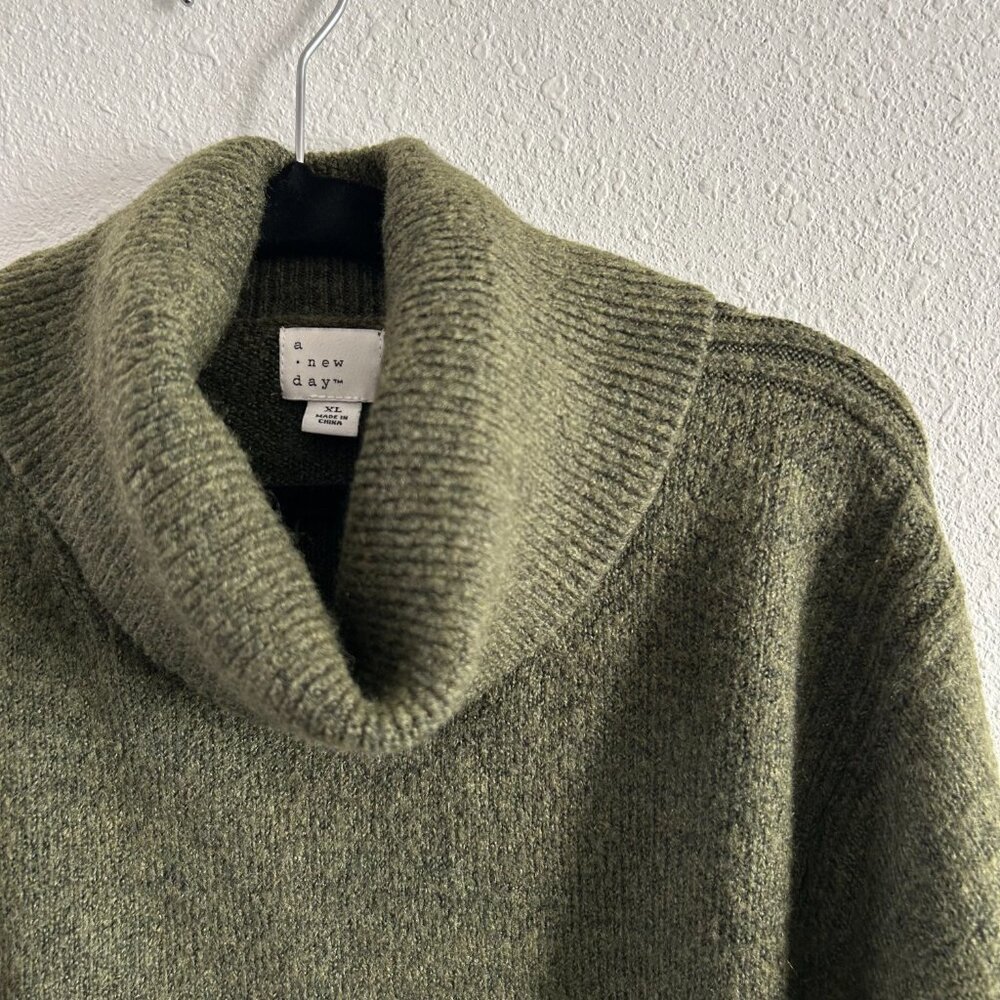 A New Day Green XL Turtleneck Sweater - Picture 2 of 3